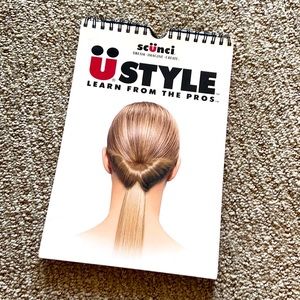 Scünci book of hairstyles with tools!